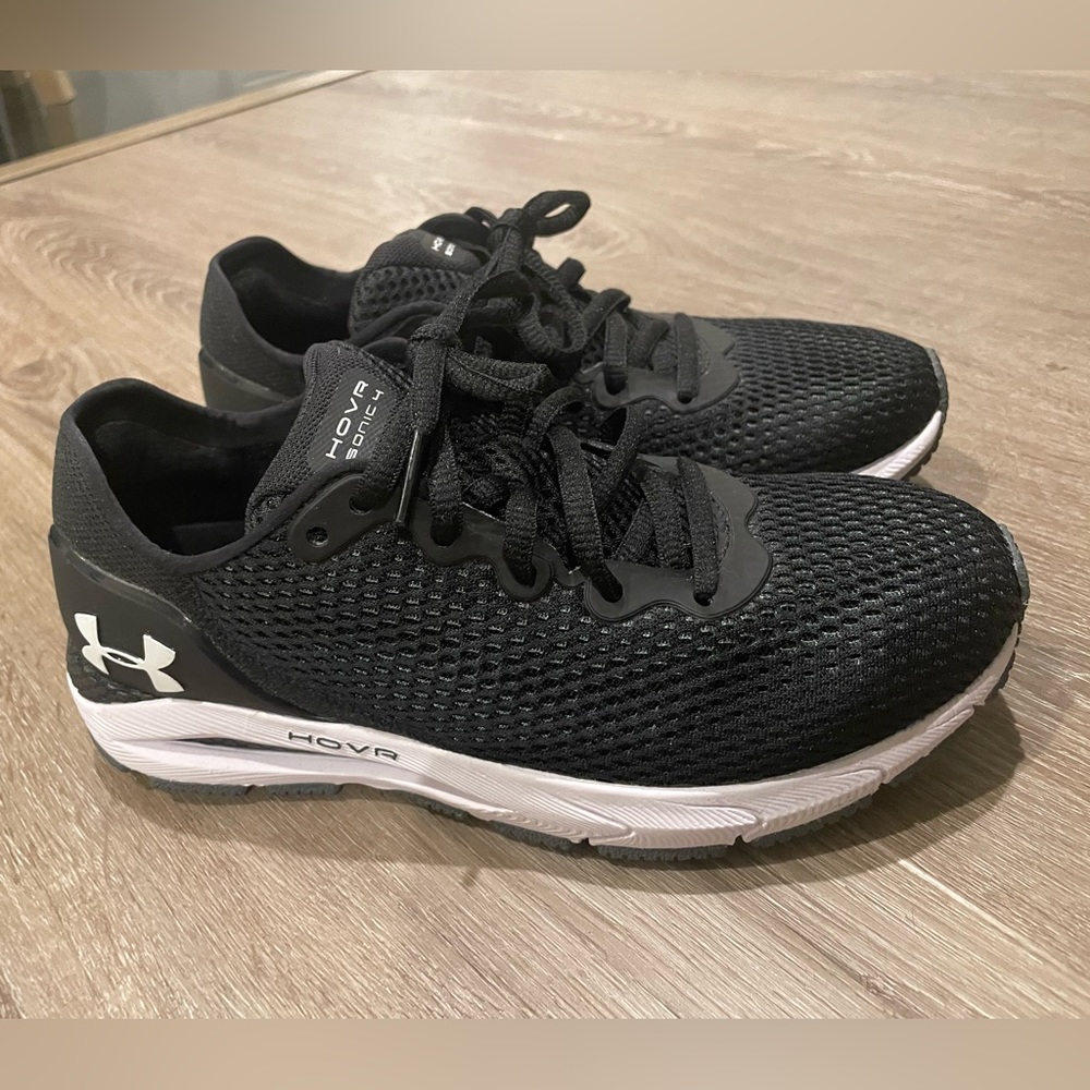 NWOT Under Armour Women’s HOVR Sonic 4 Black Shoes - Size 6 - Never Worn!